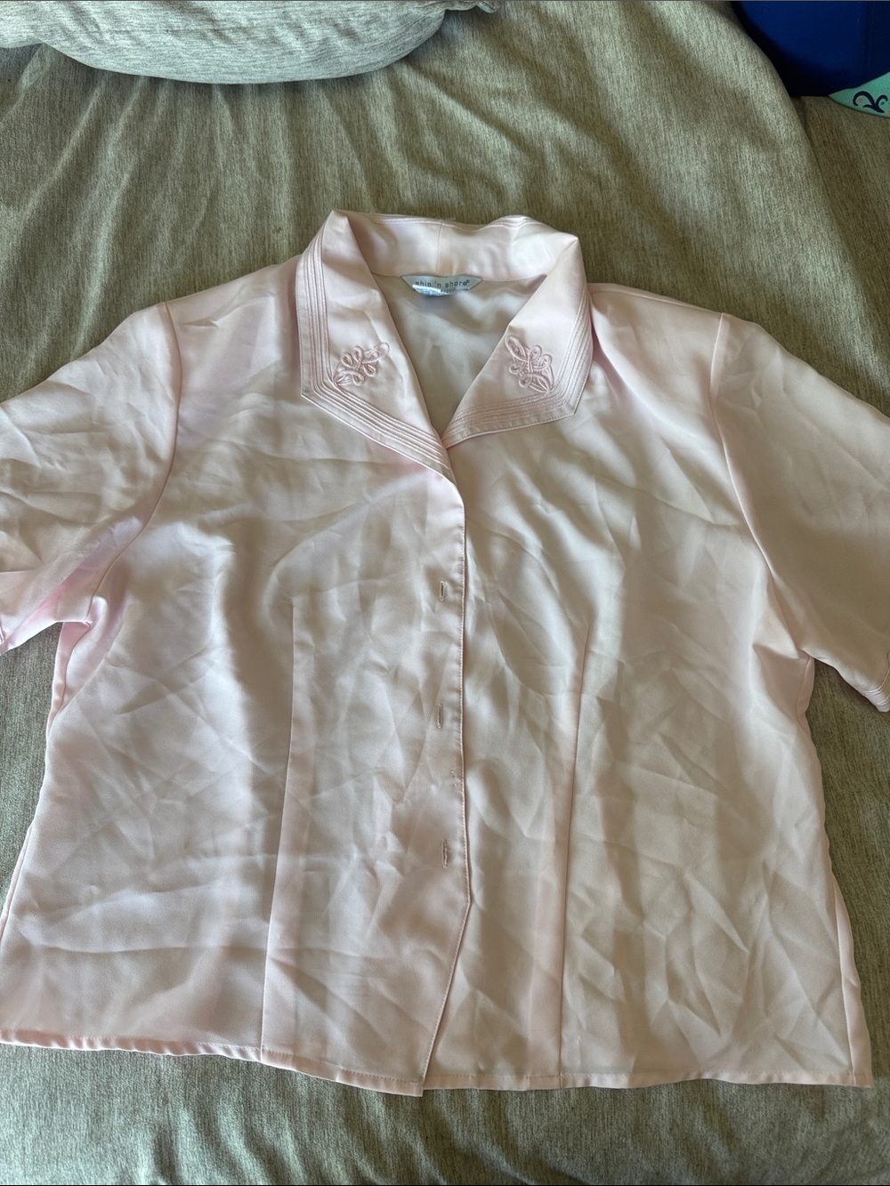 True Vintage Women's Pale Pink Embroidered Button-Down Shirt